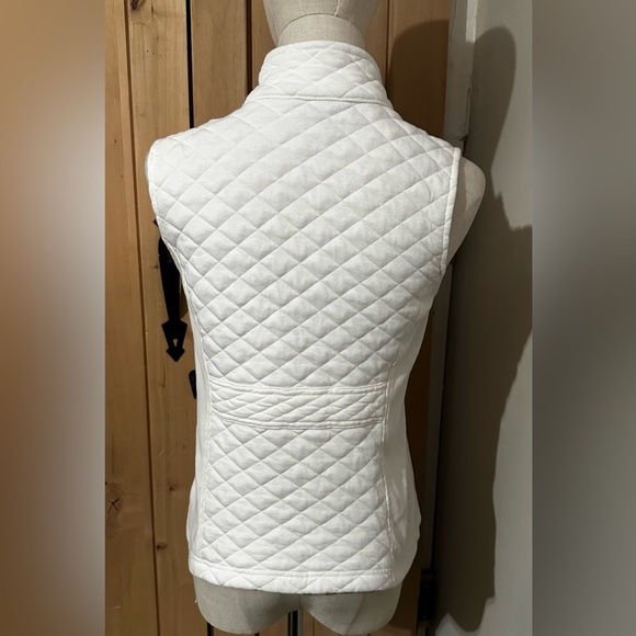 Women s Croft Barrow Classic Quilted White Vest - Picture 4 of 7